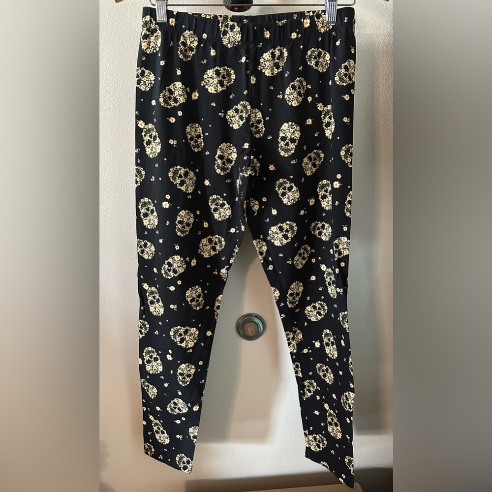 No Boundaries Skull and Daisy Print Leggings